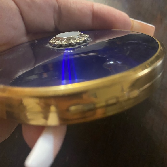 Beautiful Vintage Melissa made in England 
Powder Compact powder holder vintage - Picture 9 of 10